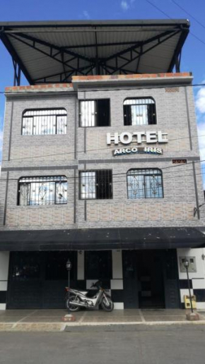  Hotel Arcoiris Girardot  Хирардот